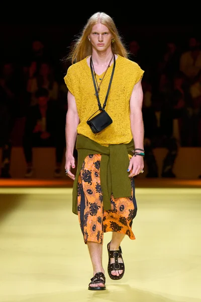 Look 2